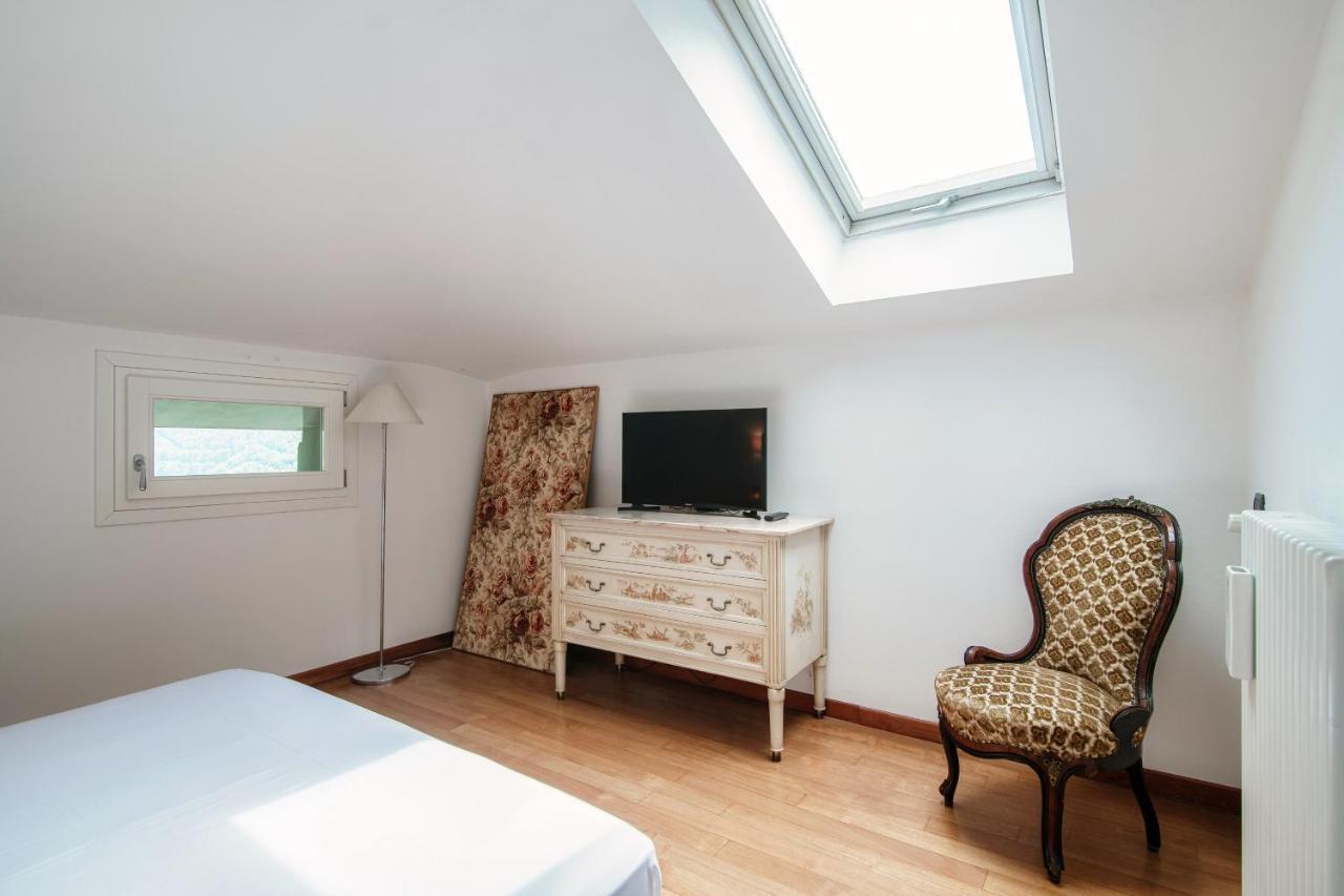 I D'A Charming Penthouse - Lake View- Como- House-130 Mt-2 Double Bedrooms And 2 Double Bathrooms A Spacious Living Room-Full Equipped Kitchen-Private Garden And Terrace-Private Covered Parking Exteriör bild