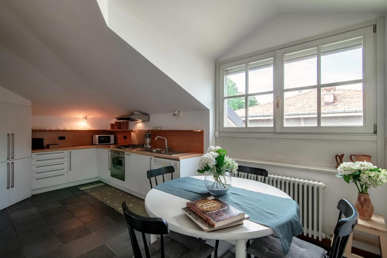 I D'A Charming Penthouse - Lake View- Como- House-130 Mt-2 Double Bedrooms And 2 Double Bathrooms A Spacious Living Room-Full Equipped Kitchen-Private Garden And Terrace-Private Covered Parking Exteriör bild