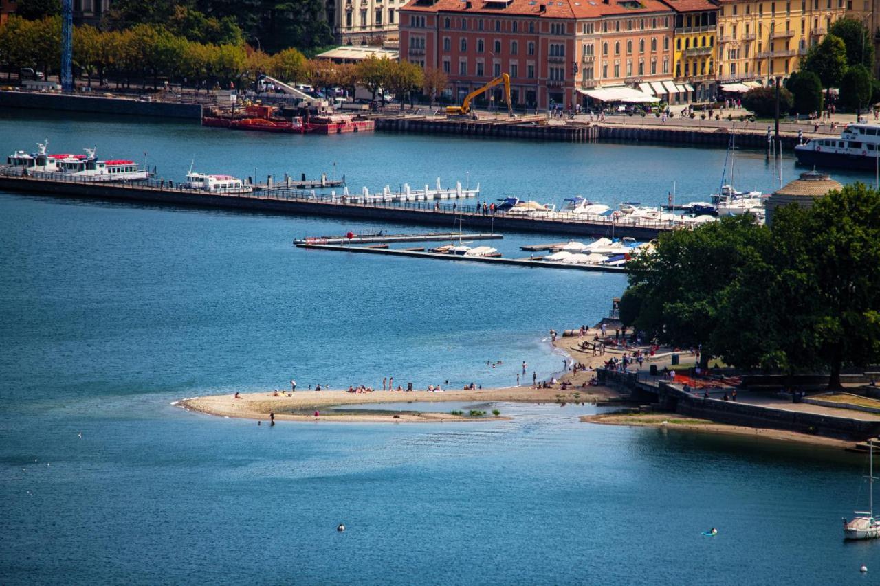 I D'A Charming Penthouse - Lake View- Como- House-130 Mt-2 Double Bedrooms And 2 Double Bathrooms A Spacious Living Room-Full Equipped Kitchen-Private Garden And Terrace-Private Covered Parking Exteriör bild