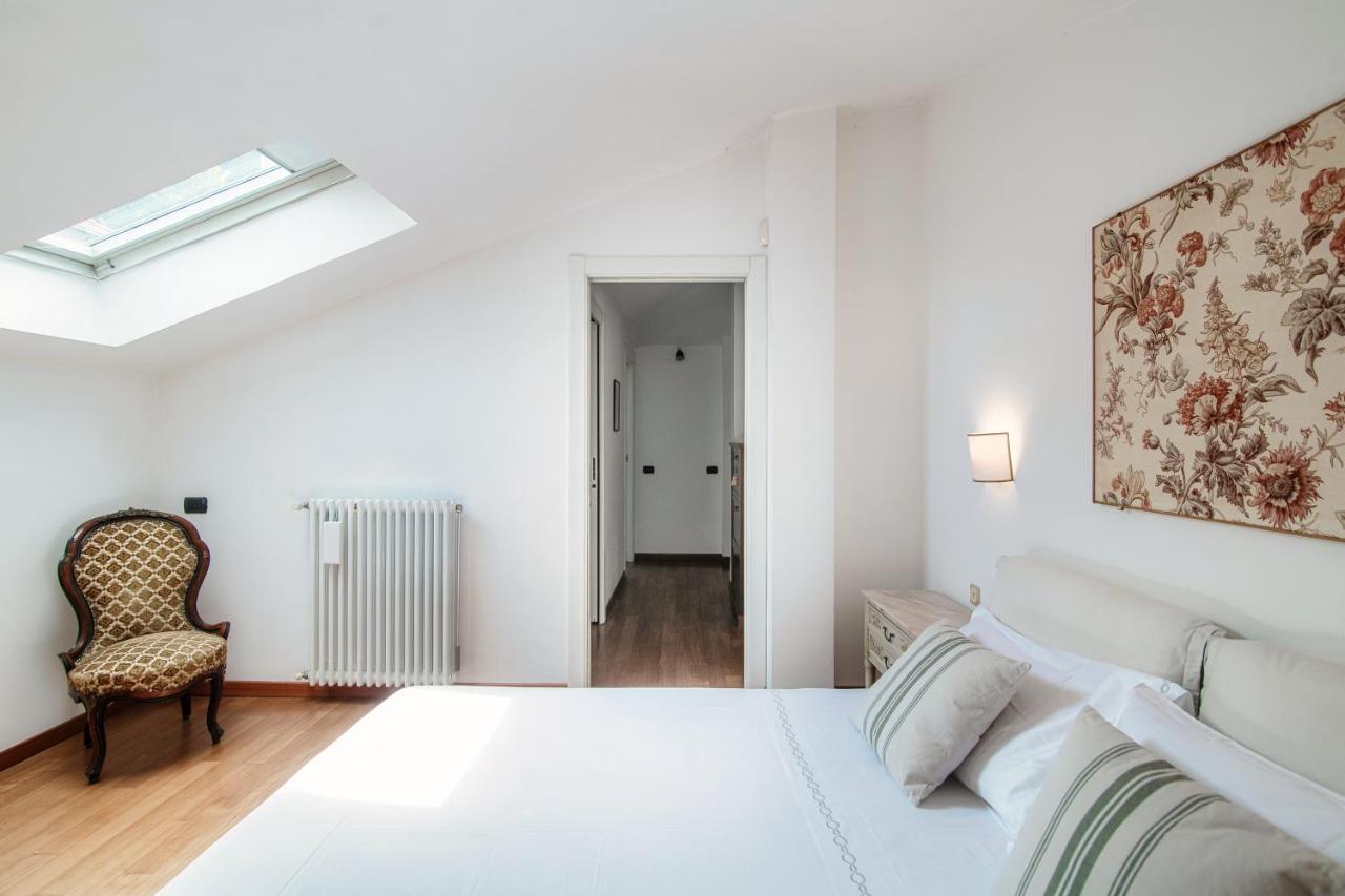 I D'A Charming Penthouse - Lake View- Como- House-130 Mt-2 Double Bedrooms And 2 Double Bathrooms A Spacious Living Room-Full Equipped Kitchen-Private Garden And Terrace-Private Covered Parking Exteriör bild